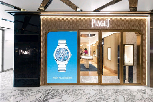 LED Window Display Vs Traditional Printed Poster